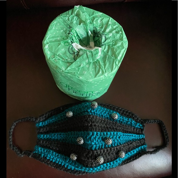 Decorative Hand-knitted Face Mask - Picture 4 of 11